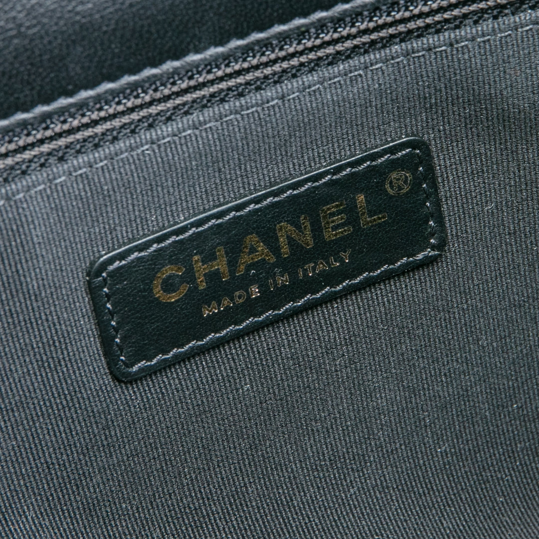 Chanel auf und auf Klappentasche - schwarz