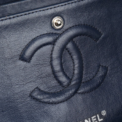 CHANEL Classic Quilted Double Flap Medium - Navy