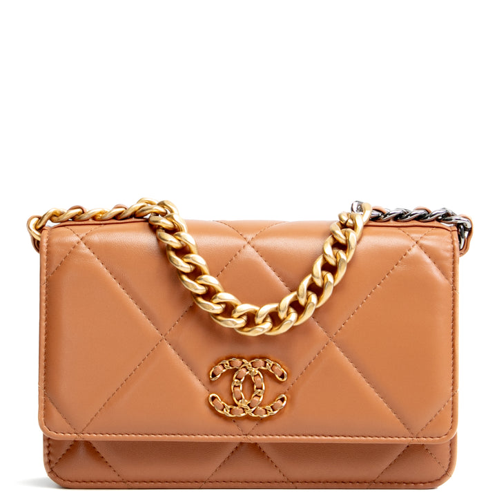 CHANEL 19 Wallet On Chain - Caramel