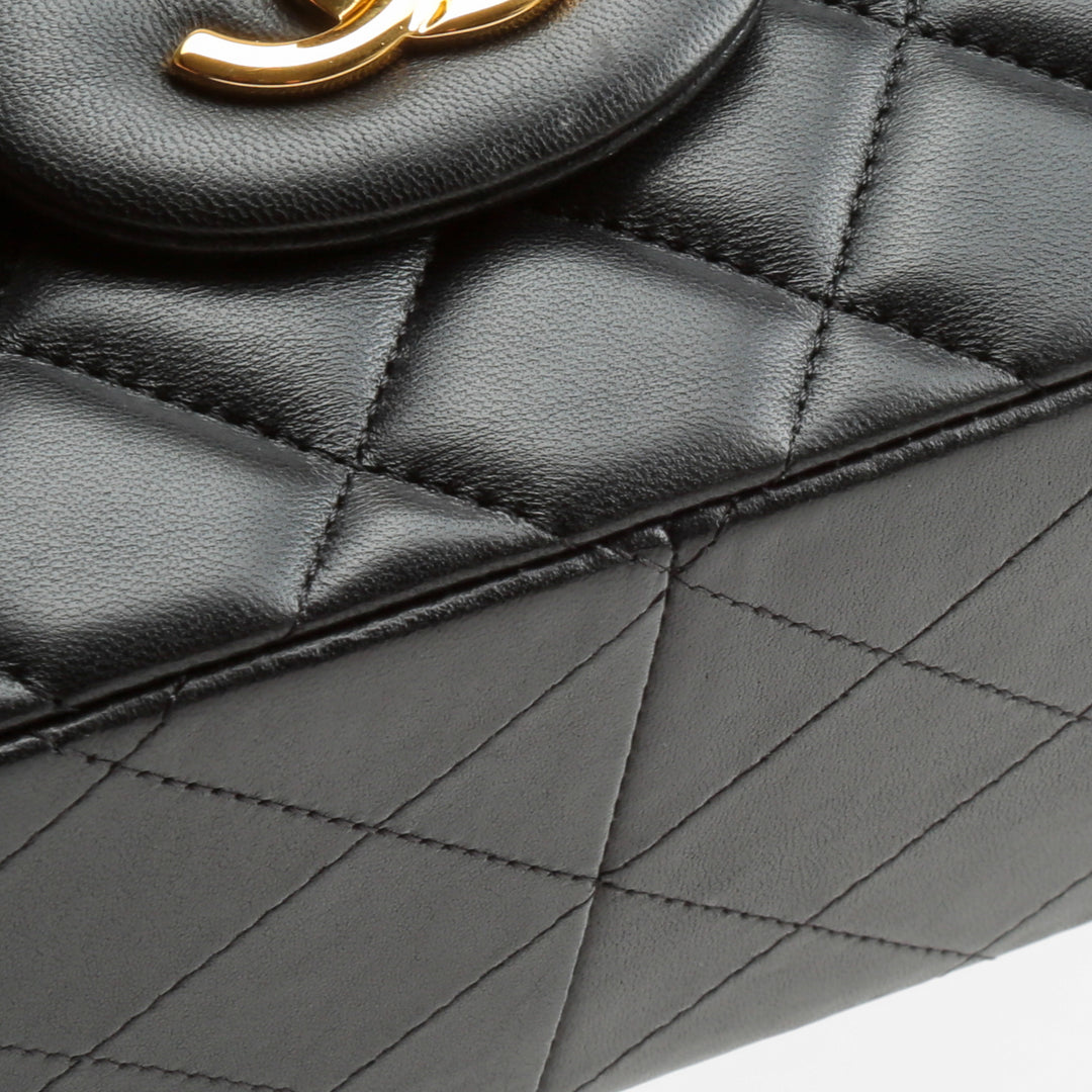 CHANEL Jumbo Double Flap Quilted Lambskin w/gold