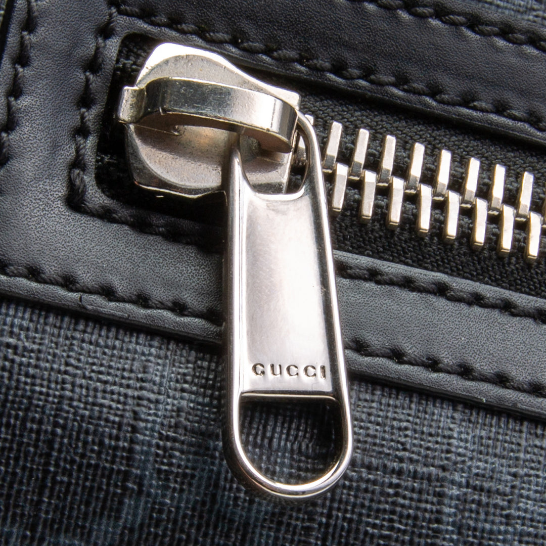 GUCCI GG Supreme Small Web Messenger - Black