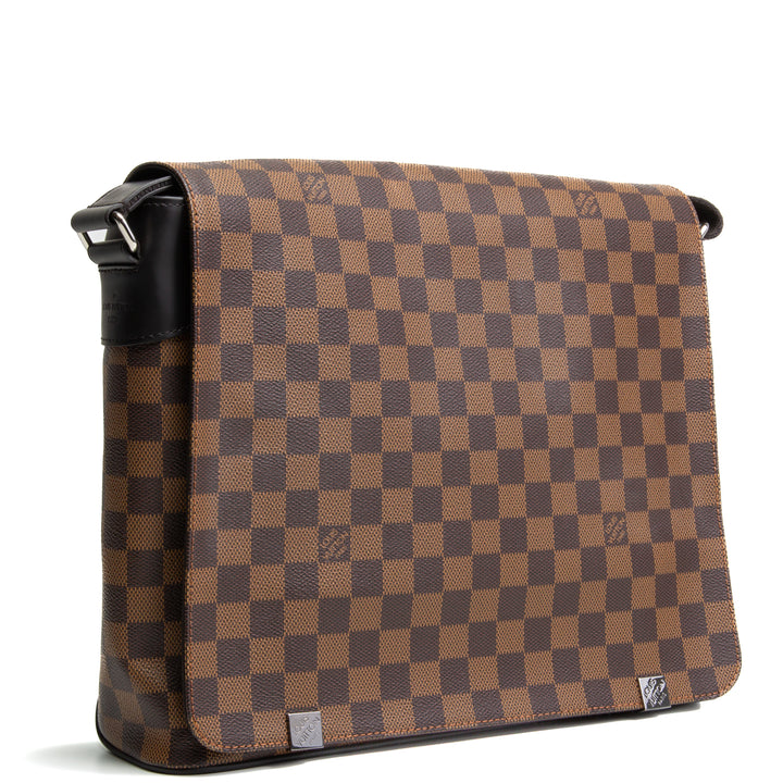 LOUIS VUITTON Damier Ebene District Messenger MM