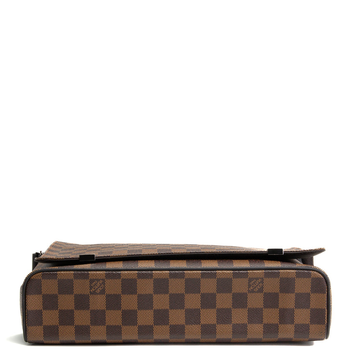 LOUIS VUITTON Damier Ebene District Messenger MM