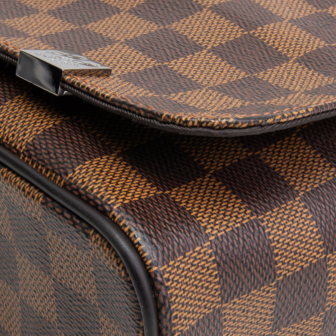 LOUIS VUITTON Damier Ebene District Messenger MM