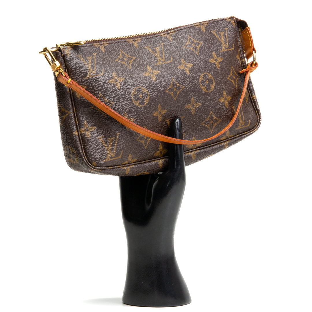 LOUIS VUITTON Pochette Accessoires