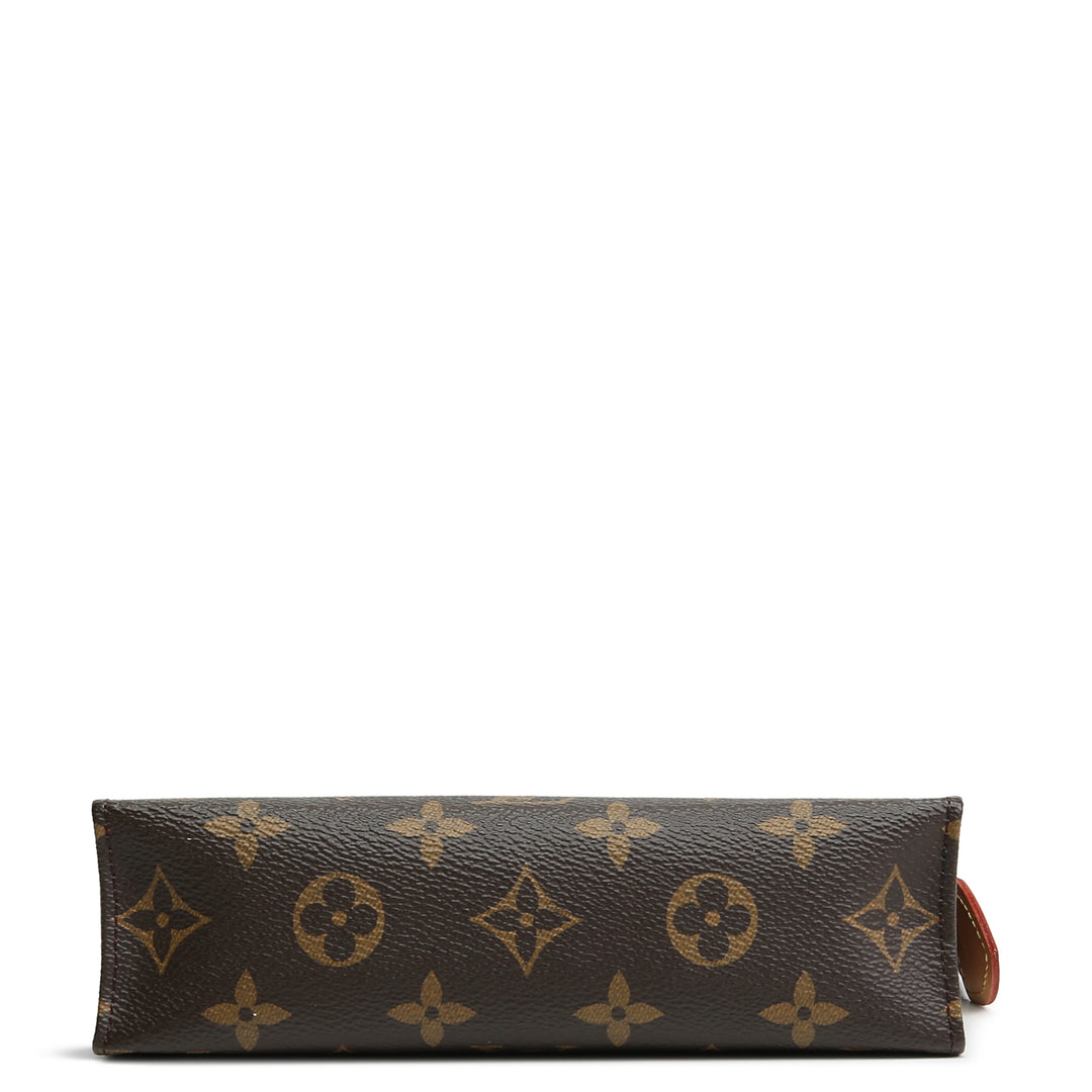 LOUIS VUITTON Monogram Toiletry 19