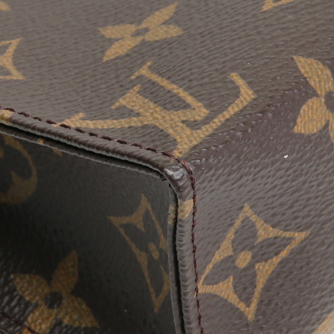 LOUIS VUITTON Monogram Toiletry 19