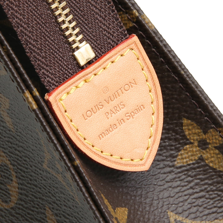 LOUIS VUITTON Monogram Toiletry 19