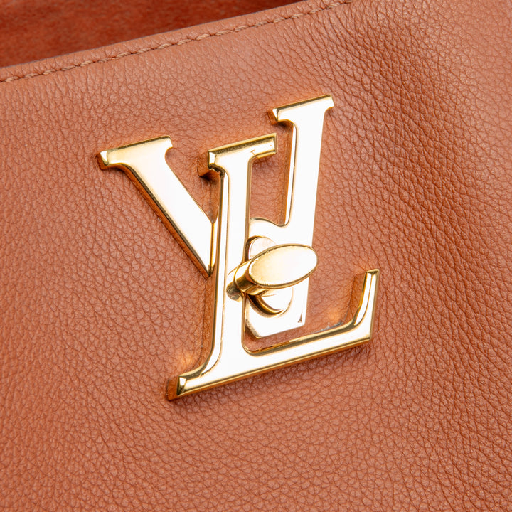 LOUIS VUITTON Taurillon Lockme Shopper - Neutral - OUTLET FINAL SALE