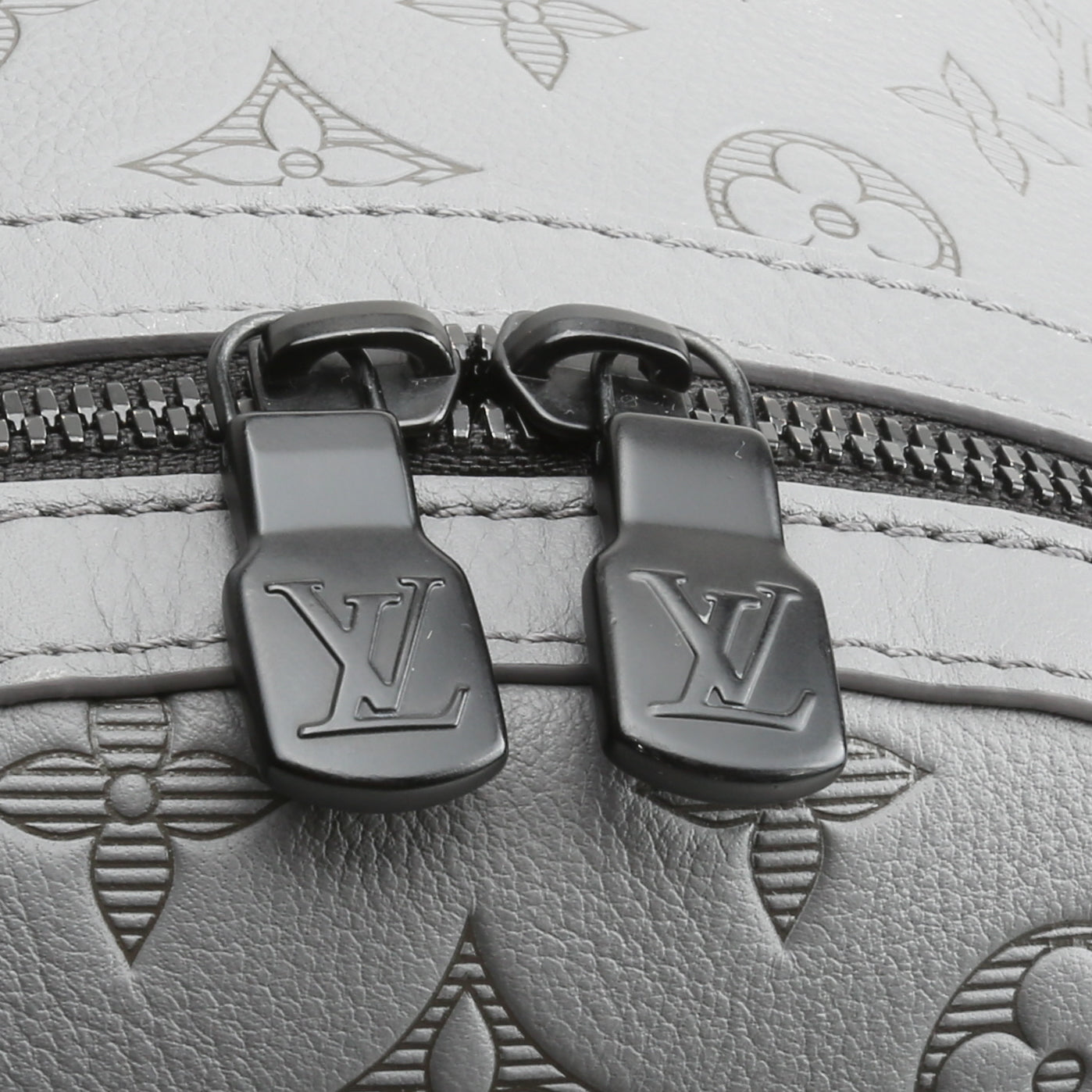 LOUIS VUITTON Discovery Backpack - Anthracite Gray