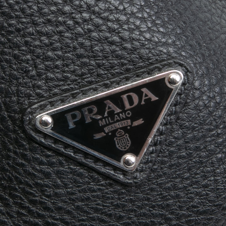 Prada geprägter Logo Messenger - Schwarz